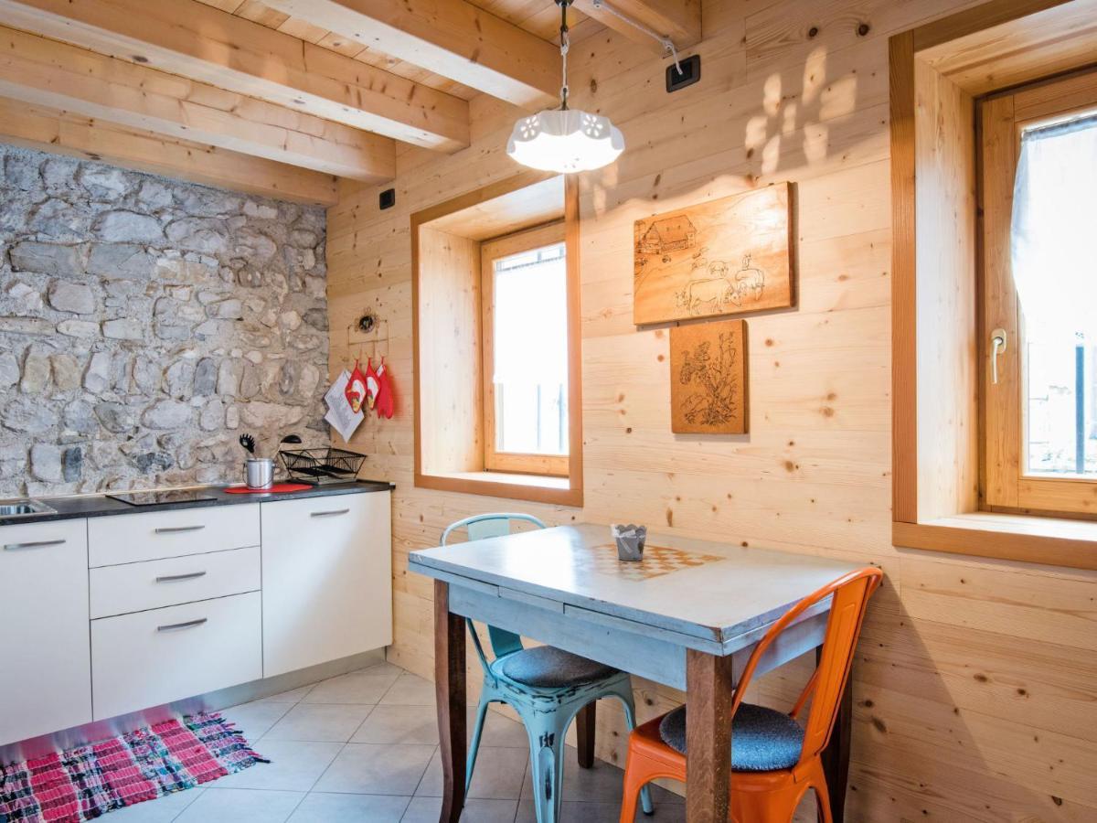 Apartment Albergo Diffuso - Cjasa Ustin-4 By Interhome Barcis Eksteriør billede