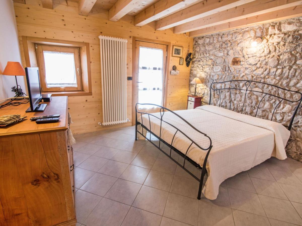 Apartment Albergo Diffuso - Cjasa Ustin-4 By Interhome Barcis Eksteriør billede